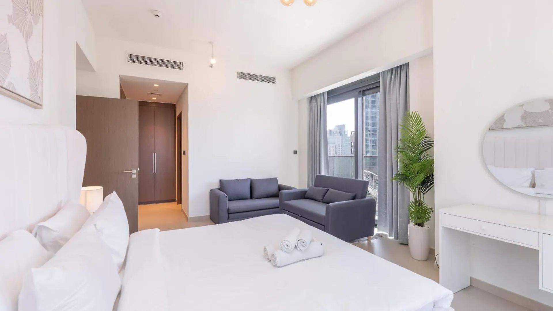 Apartment Full Luxury In This 2 Bedroom With Skycraper Views Dubai