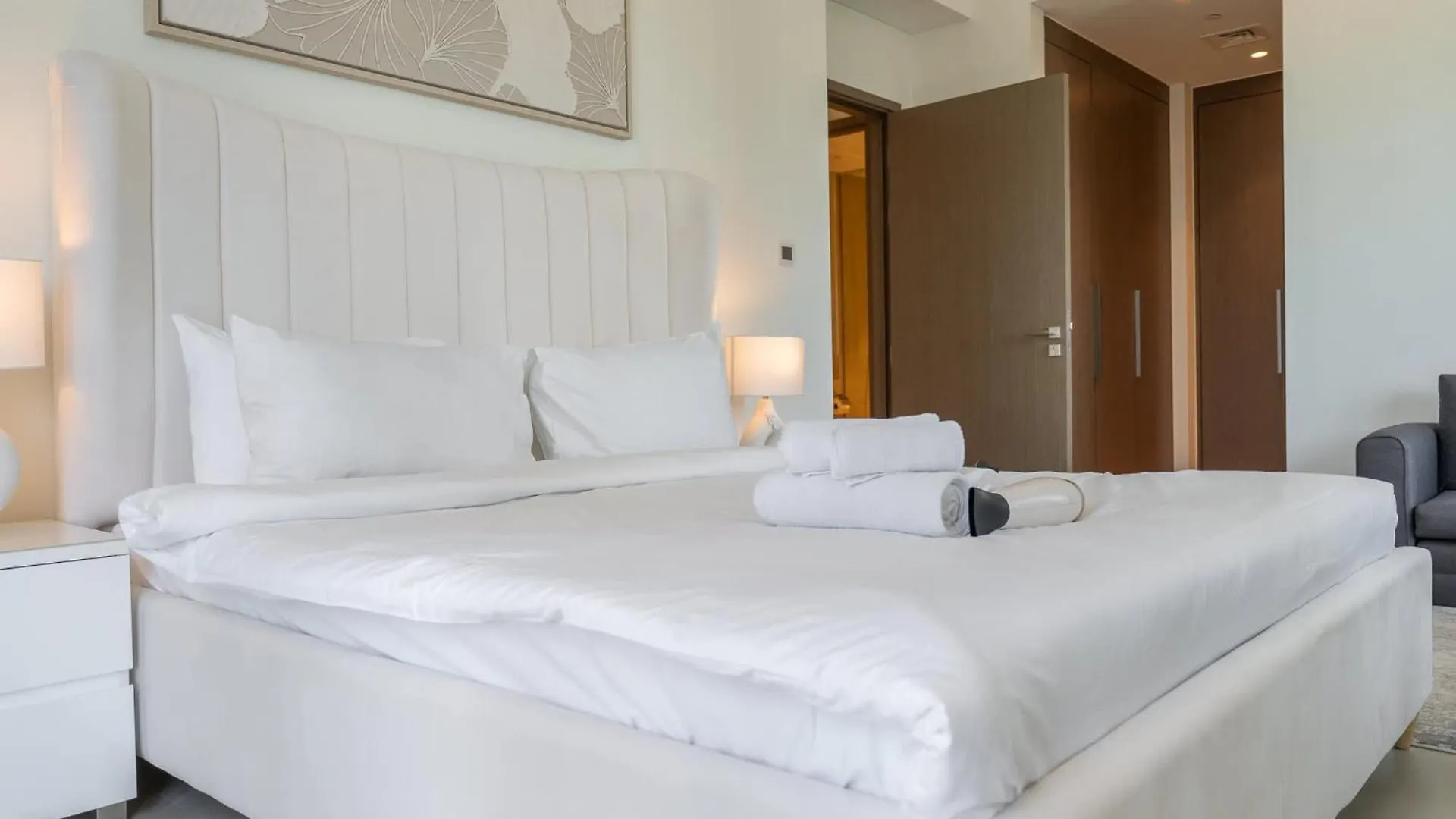 Full Luxury In This 2 Bedroom With Skycraper Views Dubai 0*,  United Arab Emirates