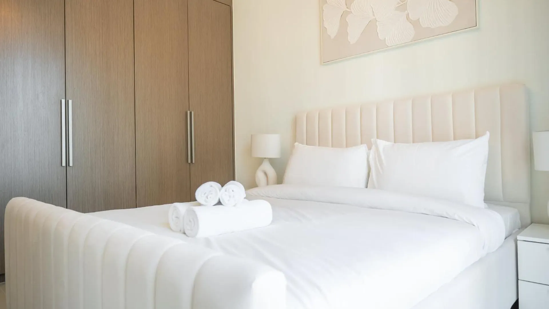 Apartment Full Luxury In This 2 Bedroom With Skycraper Views Dubai