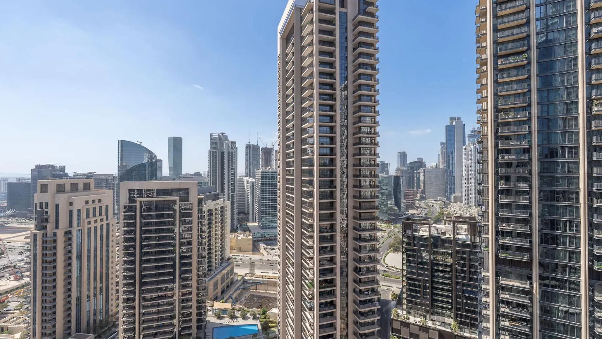 Full Luxury In This 2 Bedroom With Skycraper Views Dubai