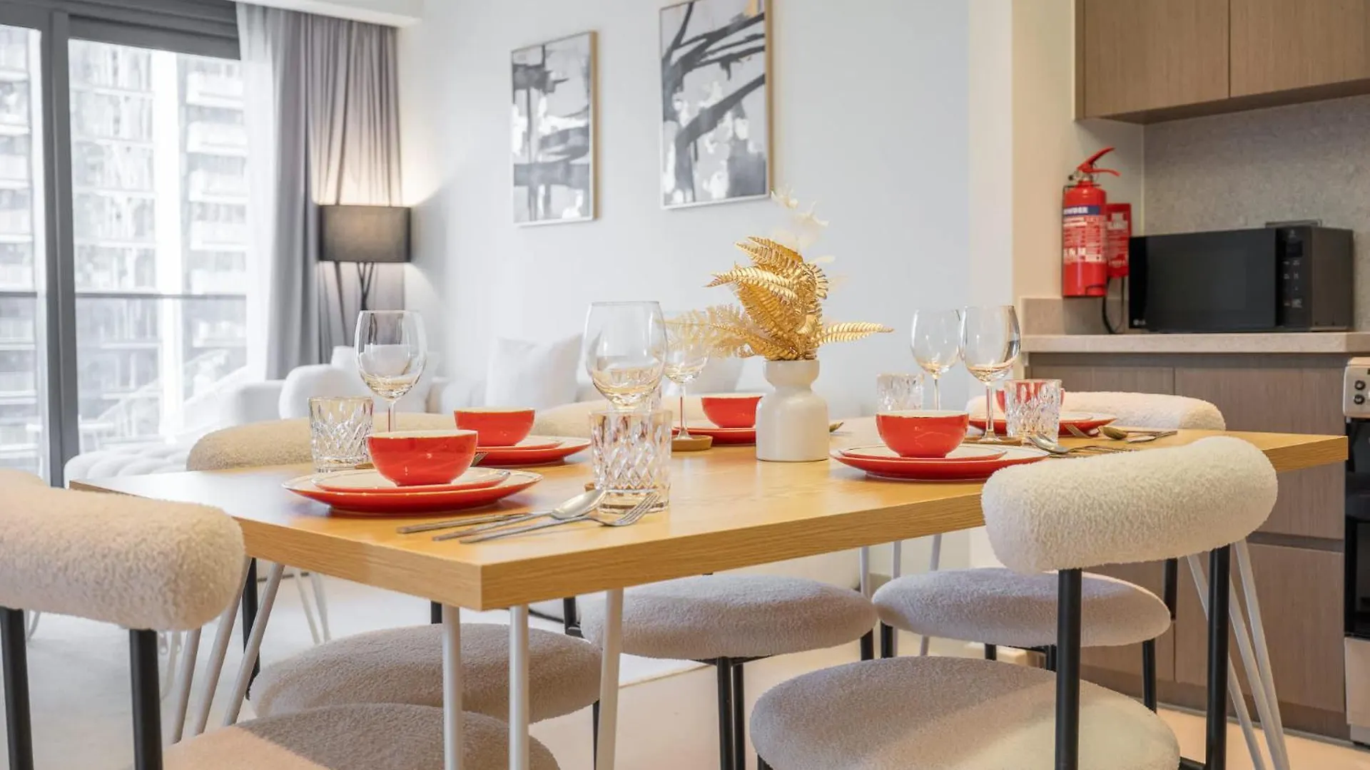 Full Luxury In This 2 Bedroom With Skycraper Views Dubai United Arab Emirates