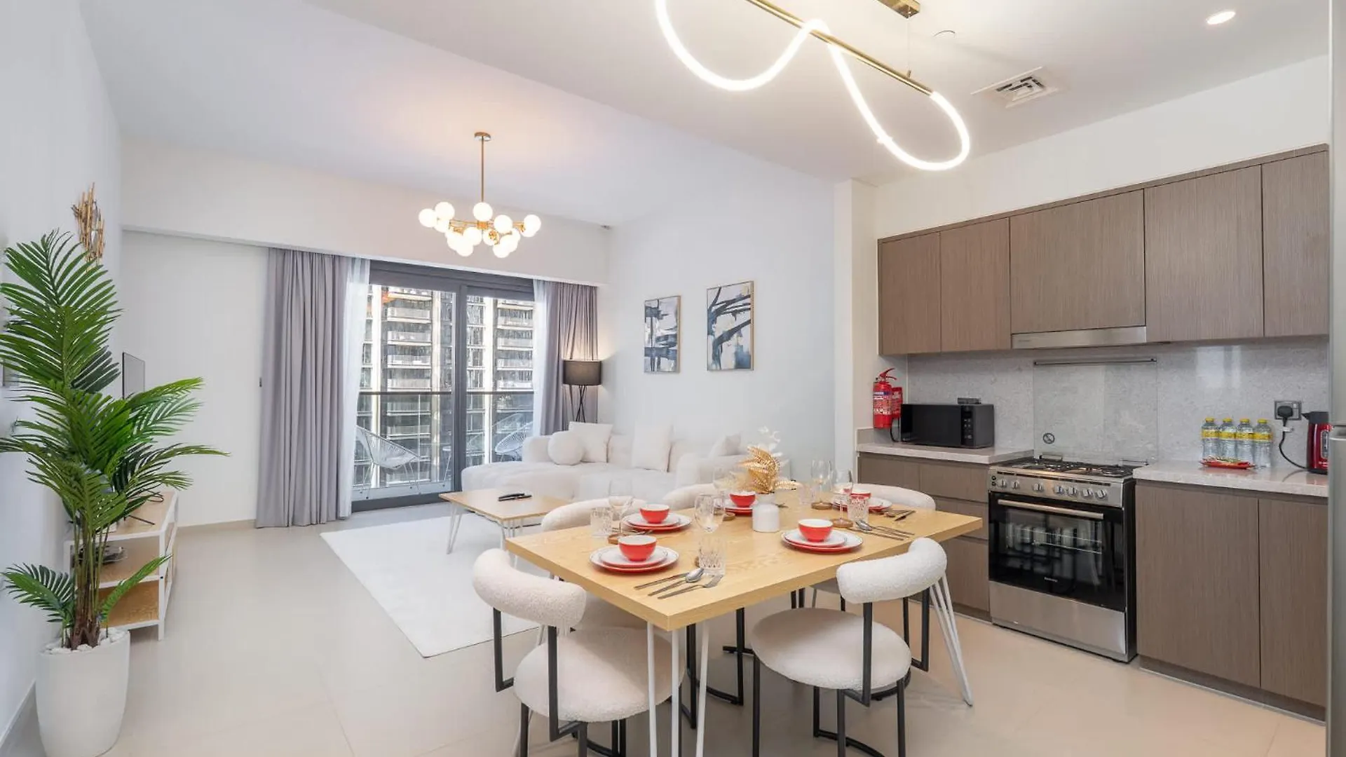 Full Luxury In This 2 Bedroom With Skycraper Views Dubai