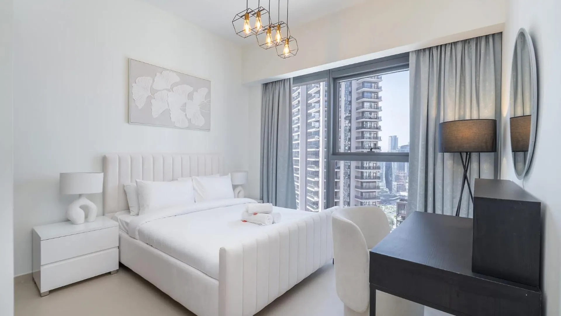 Full Luxury In This 2 Bedroom With Skycraper Views Dubai 0*,  United Arab Emirates